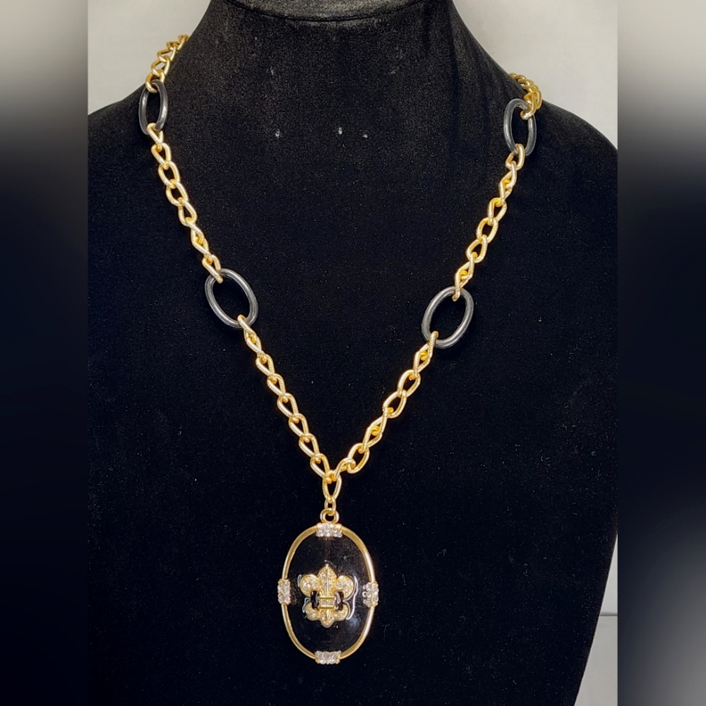 Benazir Fleur de Lis Necklace